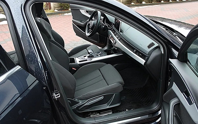 Audi A4 cena 79900 przebieg: 189000, rok produkcji 2017 z Wolbrom małe 211